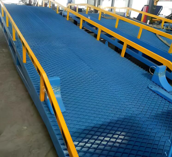 郊区移动式液压登车桥